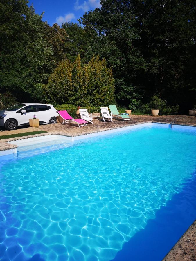 Chez Eliane Apartment Villeneuve-la-Comptal Bagian luar foto